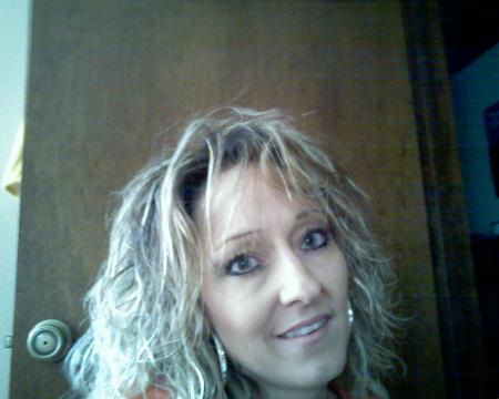 Shelly Miller Photo 23