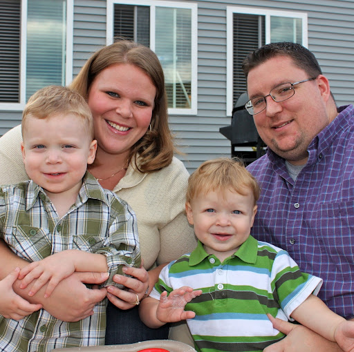 Sarah Huber Photo 35