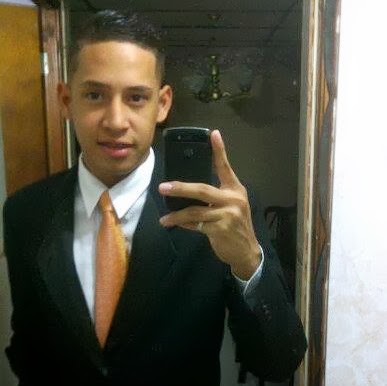 Jeremy Escobar Photo 20