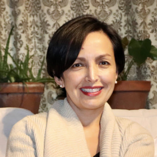 Lina Aguirre Photo 10