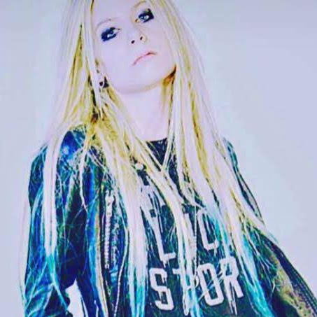 Samantha Bower Photo 8
