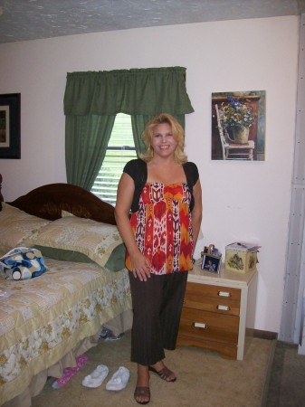 Carla Jones Photo 18