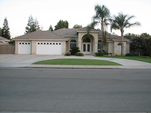 Claudia Neal Photo 34