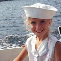 Julia Phelps Photo 9