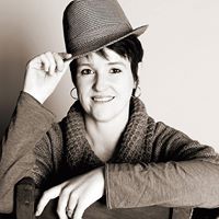 Debby Hunter Photo 9