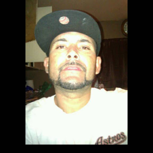 Roland Flores Photo 21
