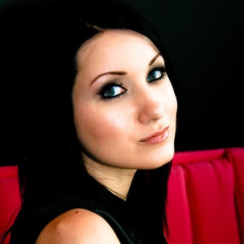 Natasha Vaughan Photo 30