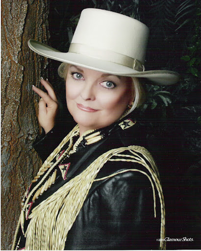 Diane Hunter Photo 27