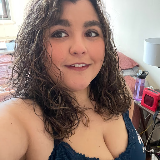 Samantha Flores Photo 15