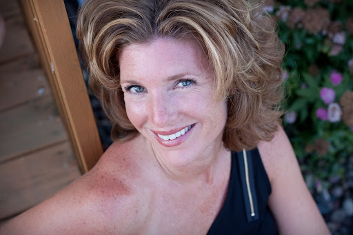 Shannon Schneider Photo 34