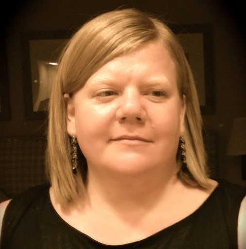 Elizabeth Hackett Photo 15