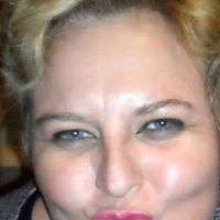 Elizabeth Ayres Photo 26