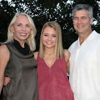 Laura Norman Photo 37