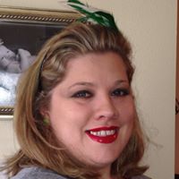 Amanda Connelly Photo 33