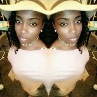 Naomi Alexander Photo 15
