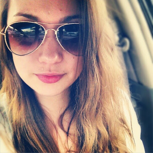 Cassandra Webb Photo 26