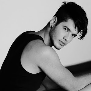 Calvin Scott Photo 20