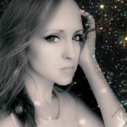 Tara Harrison Photo 7