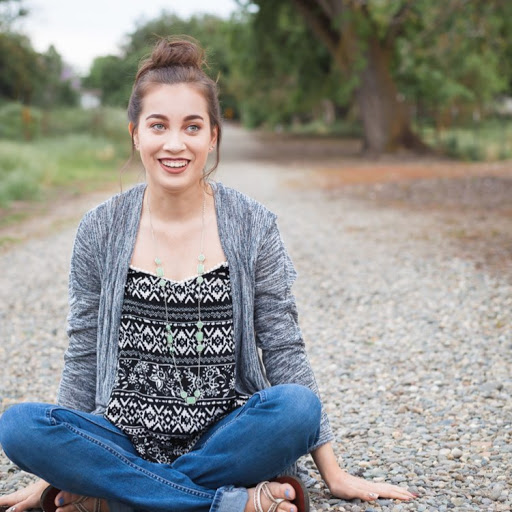 Danielle Henson Photo 8