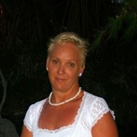 Carrie Groves Photo 12