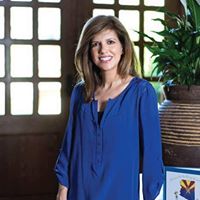 Jennifer Hecker Photo 36