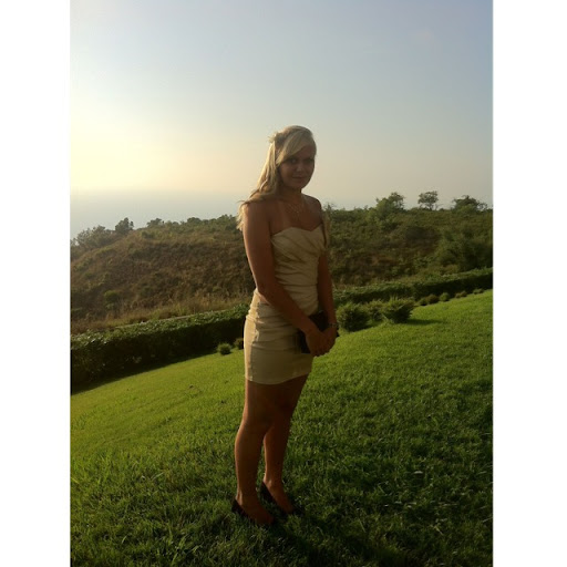 Laura Schumann Photo 29