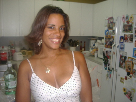 Esther Robinson Photo 7