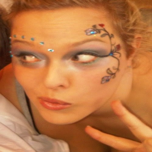 Lauren Nicholson Photo 7
