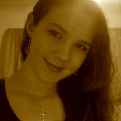 Anna Hunt Photo 36