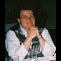 Julia Hines Photo 40