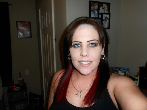 Jennifer Ogle Photo 23