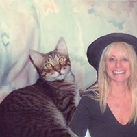 Eve Mills Photo 6