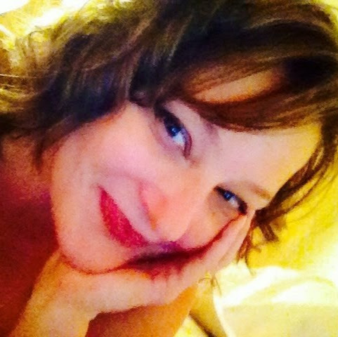 Elizabeth Brooks Photo 21