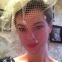 Laura Manson Photo 14