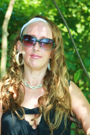 Robin Price Photo 44