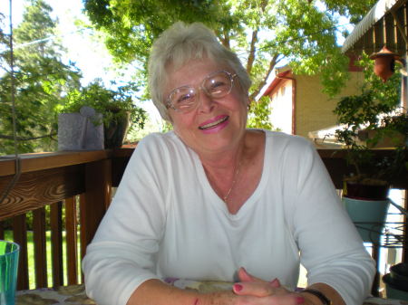 Carolyn Andrews Photo 14