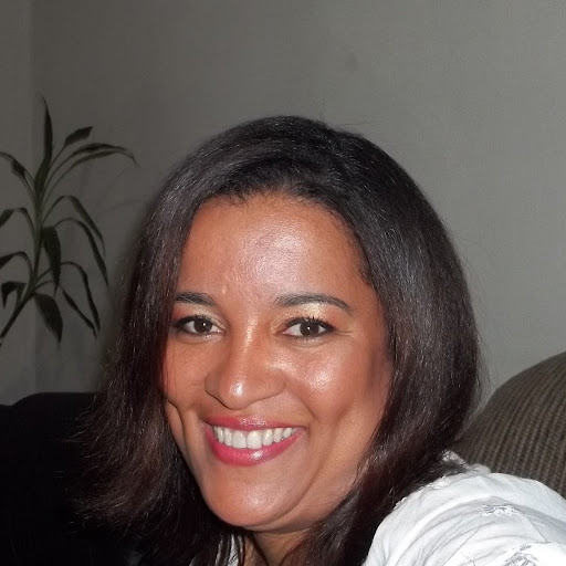 Josie Santos Photo 7