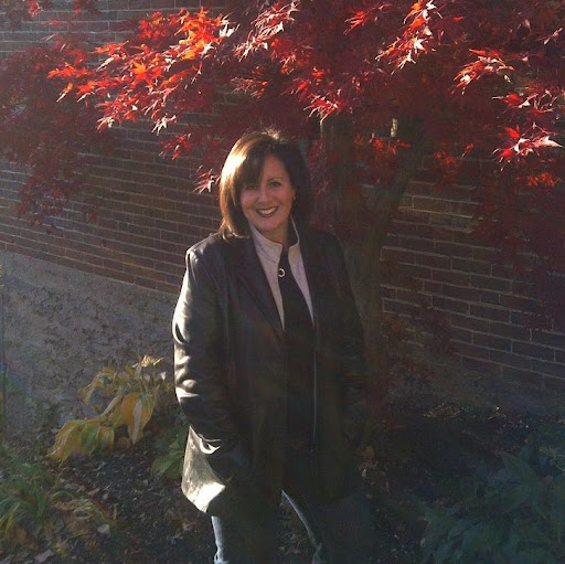 Michele Armstrong Photo 26