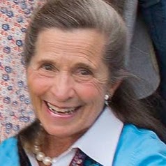 Anne Thompson Photo 37
