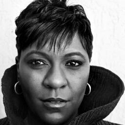 Angela Spears Photo 7