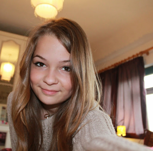 Sarah Clowes Photo 23