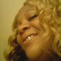 Tyesha Robinson Photo 14