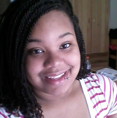 Renee Edwards Photo 20