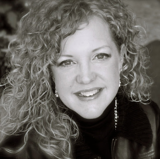 Sara Elkins Photo 32