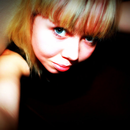 Nicole Olsen Photo 11