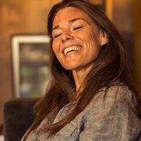 Caroline Webster Photo 32