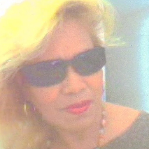 Julia Samson Photo 12