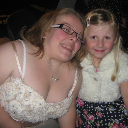Amy Calvert Photo 31