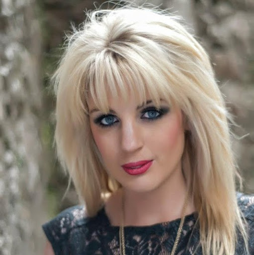 Michelle Barrett Photo 36