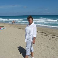 Carolyn Briggs Photo 34